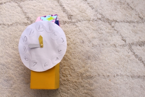 時計あそび で時の概念を身につけよう 七田式親子あそび 七田式越谷レイクタウン教室