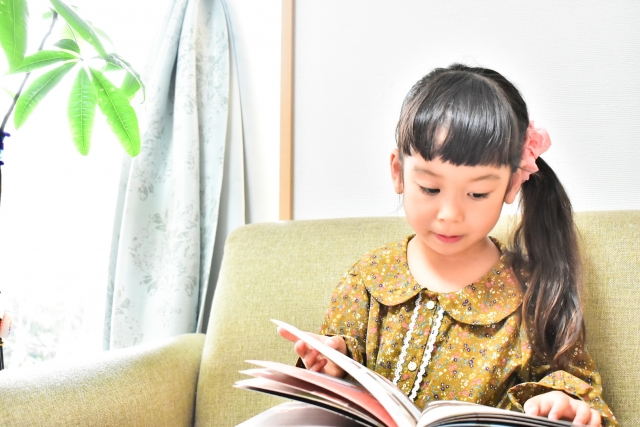 子どもに絵本の読み聞かせは、いつまでする？